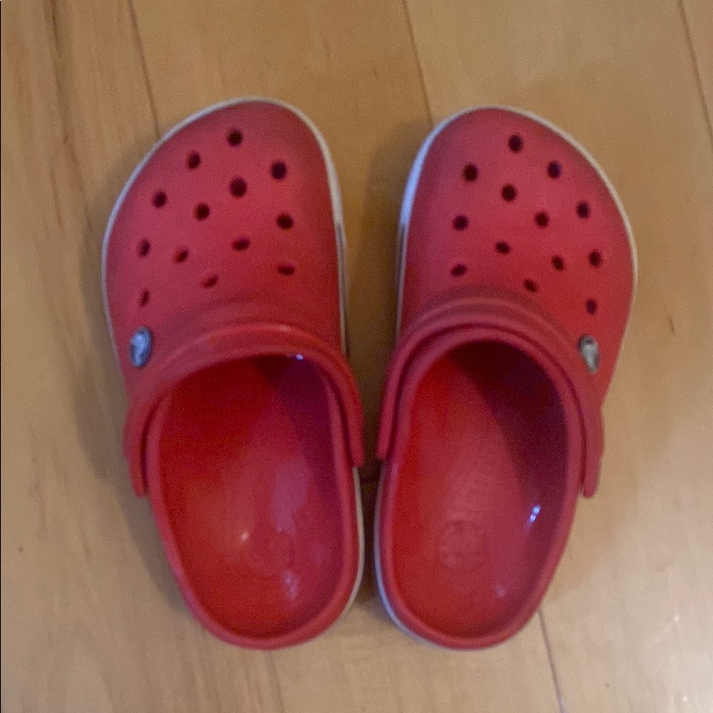 Kid’s Red Crocs Size Junior 2